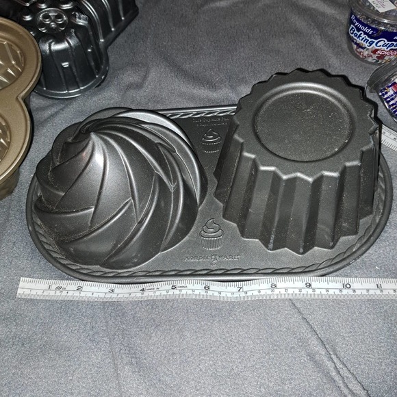 NWT-Birthday Party Baking Fun! Ice Cream Cakelettes-TRACTOR Pan-Bears Goodies - Picture 4 of 8